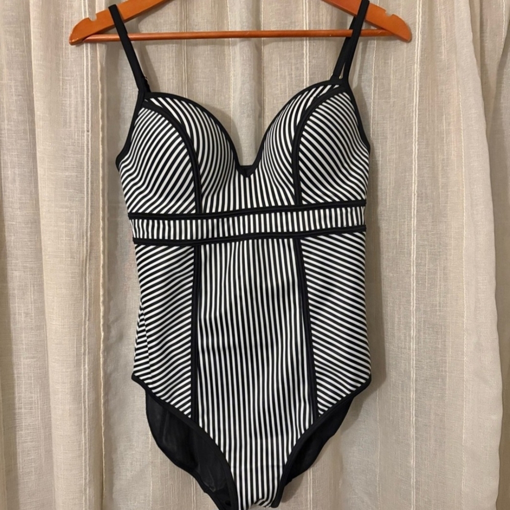 SPANX Sweetheart One Piece Swimsuit Splash Thin Stripe NWOT
